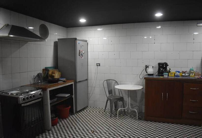 ベッドアンドブレックファースト Estación Hostel