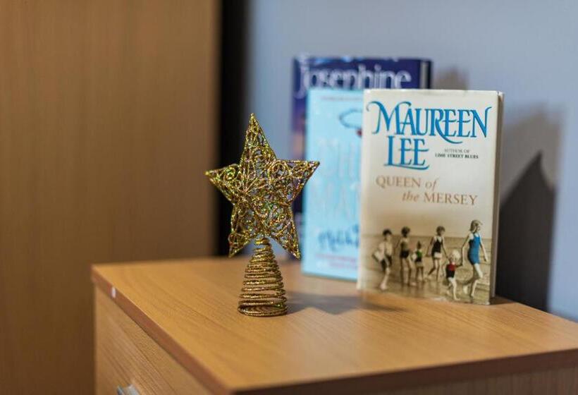 민박 Heart Of Maidstone   Premium Double Rooms With Free Wi Fi