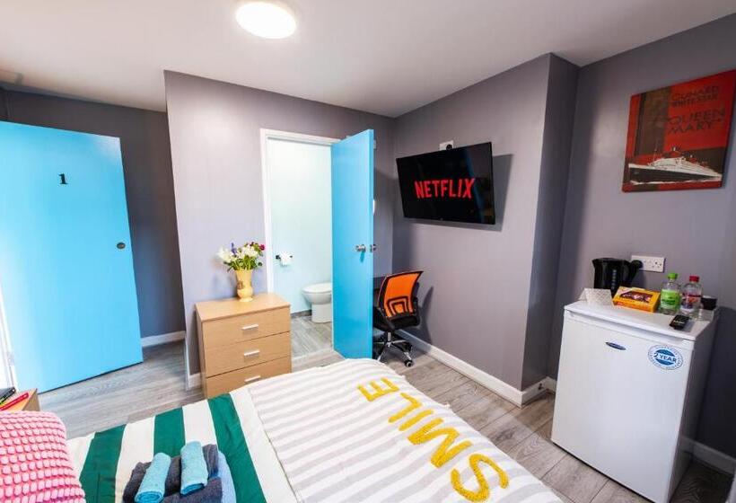 민박 Heart Of Maidstone   Premium Double Rooms With Free Wi Fi