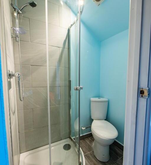 민박 Heart Of Maidstone   Premium Double Rooms With Free Wi Fi