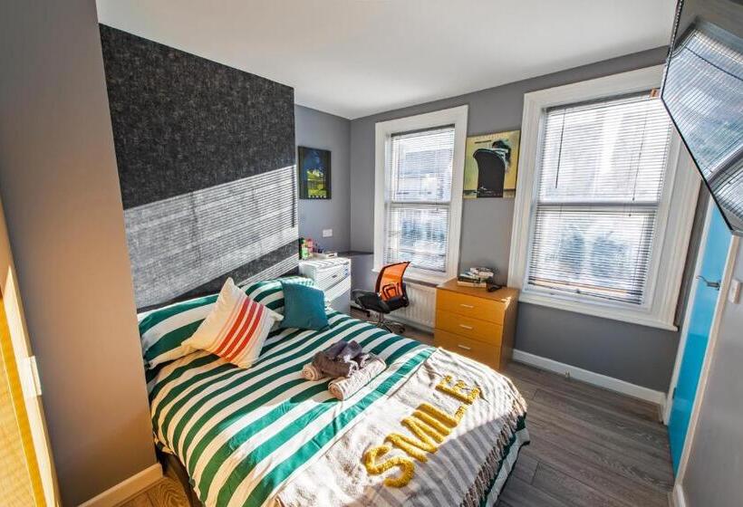 민박 Heart Of Maidstone   Premium Double Rooms With Free Wi Fi