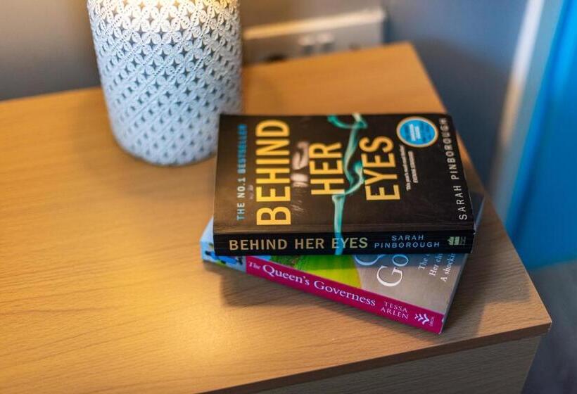 민박 Heart Of Maidstone   Premium Double Rooms With Free Wi Fi