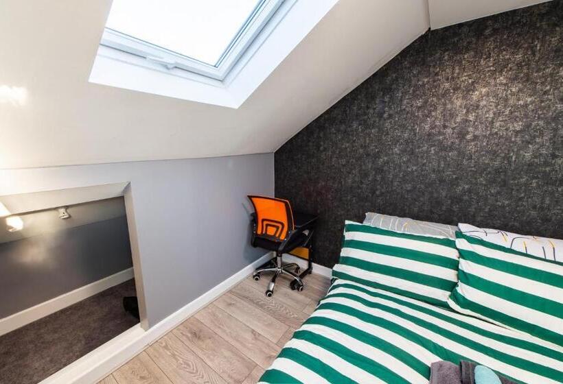 민박 Heart Of Maidstone   Premium Double Rooms With Free Wi Fi