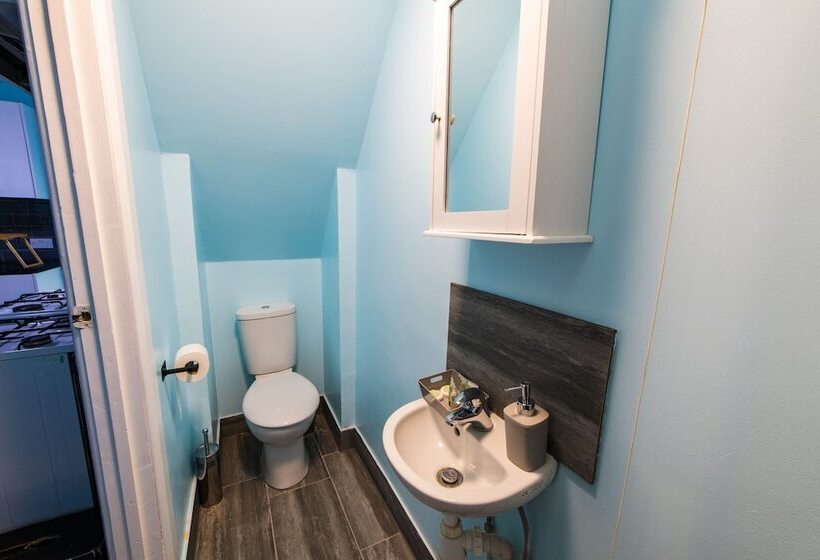 민박 Heart Of Maidstone   Premium Double Rooms With Free Wi Fi