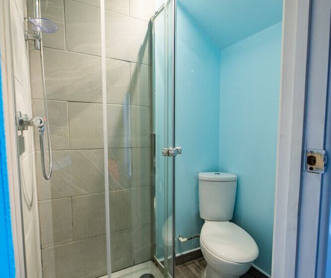 민박 Heart Of Maidstone   Premium Double Rooms With Free Wi Fi