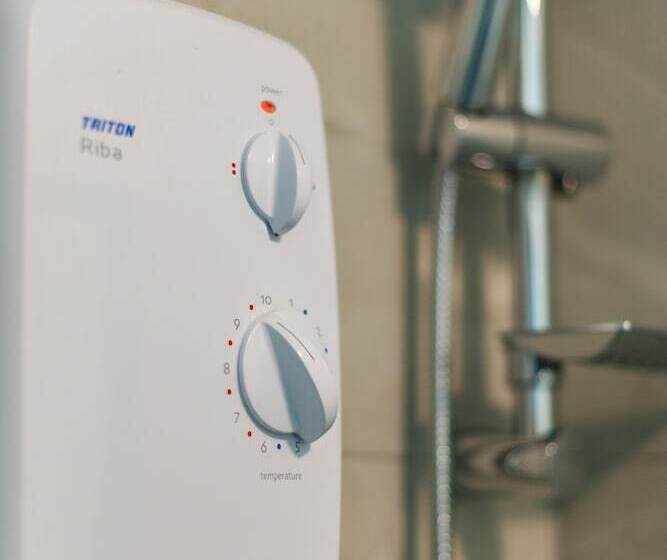 민박 Heart Of Maidstone   Premium Double Rooms With Free Wi Fi