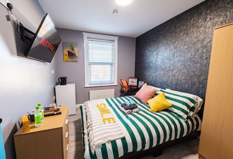 민박 Heart Of Maidstone   Premium Double Rooms With Free Wi Fi