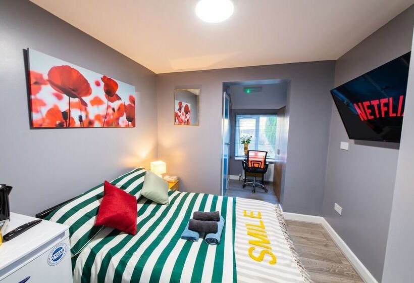 민박 Heart Of Maidstone   Premium Double Rooms With Free Wi Fi