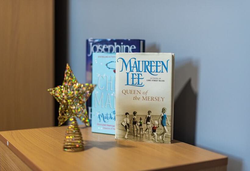 민박 Heart Of Maidstone   Premium Double Rooms With Free Wi Fi