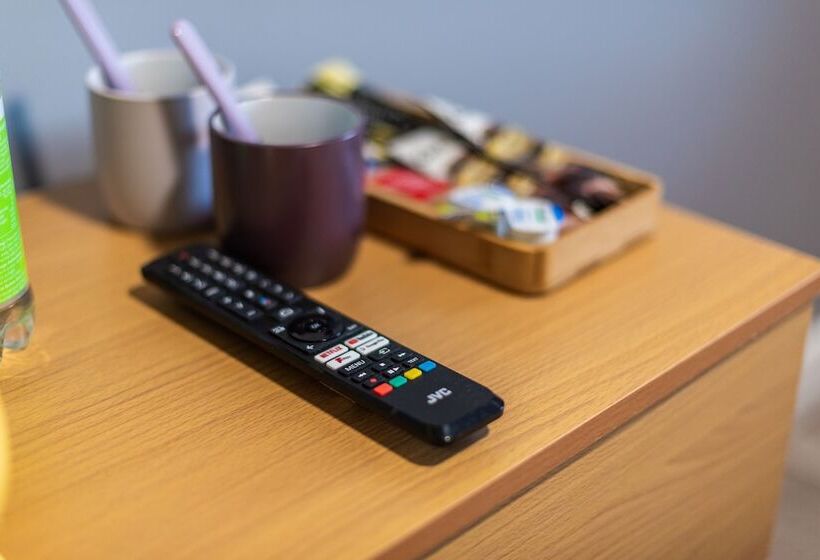 민박 Heart Of Maidstone   Premium Double Rooms With Free Wi Fi