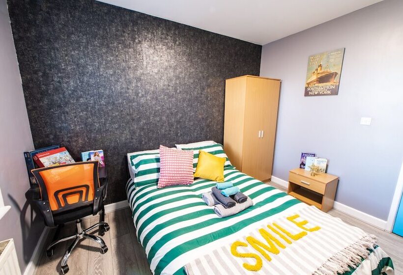 민박 Heart Of Maidstone   Premium Double Rooms With Free Wi Fi