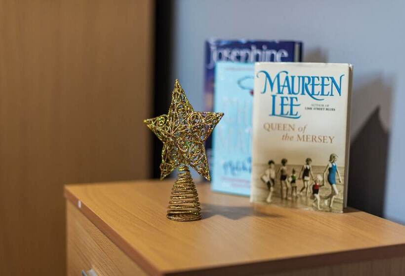 민박 Heart Of Maidstone   Premium Double Rooms With Free Wi Fi