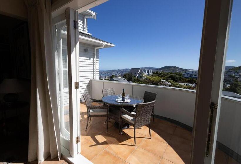 צימר Khandallah Harbour View Bnb