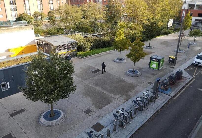 צימר Le Beau Refuge Parisien De Cergy   Parisian Modern Flat At Cergy