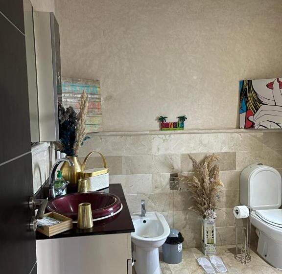 تختخواب و صبحانه Luxury Grey Suite In Hay Riad