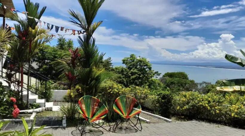 تختخواب و صبحانه Mizaru   Seaview Central Manuel Antonio