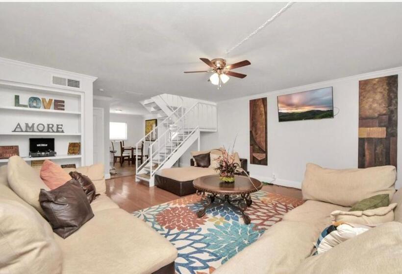 مبيت وإفطار Peaceful Queen Master Suite