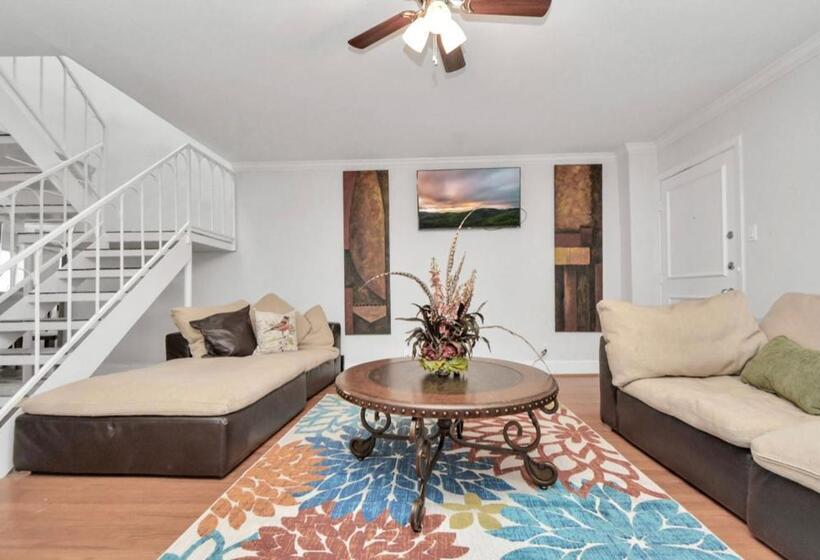 مبيت وإفطار Peaceful Queen Master Suite