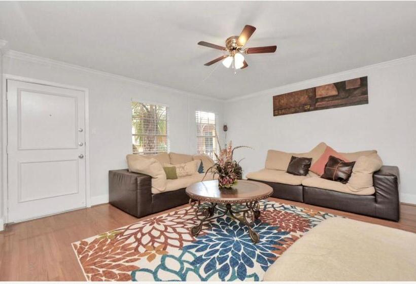 مبيت وإفطار Peaceful Queen Master Suite