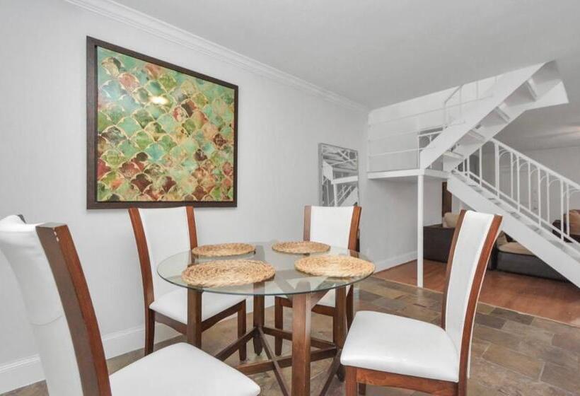 مبيت وإفطار Peaceful Queen Master Suite