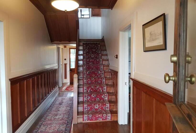 צימר Riverhead Villa