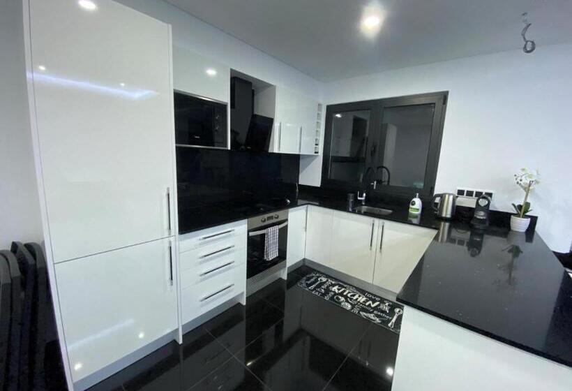 住宿加早餐  The Rock Hostel