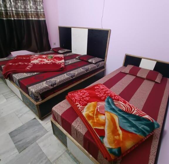 בית מלון כפרי Hari Ganga Near By Bus And Railway Station