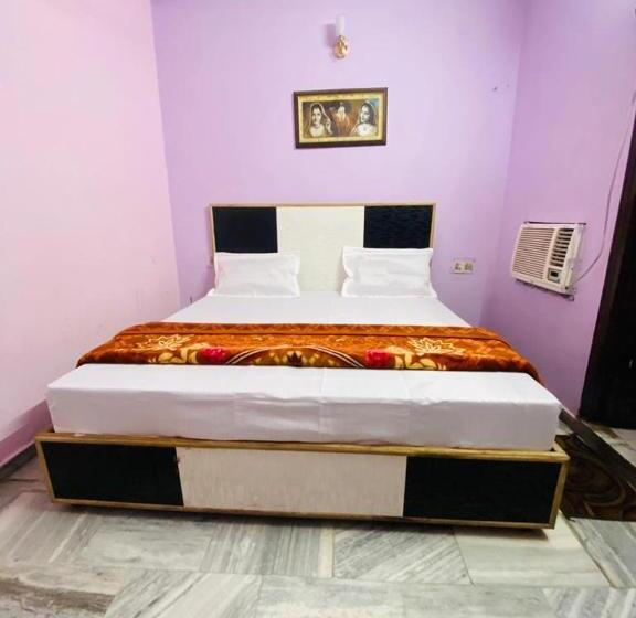 בית מלון כפרי Hari Ganga Near By Bus And Railway Station