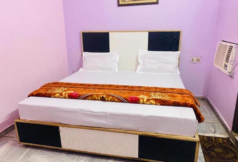 בית מלון כפרי Hari Ganga Near By Bus And Railway Station