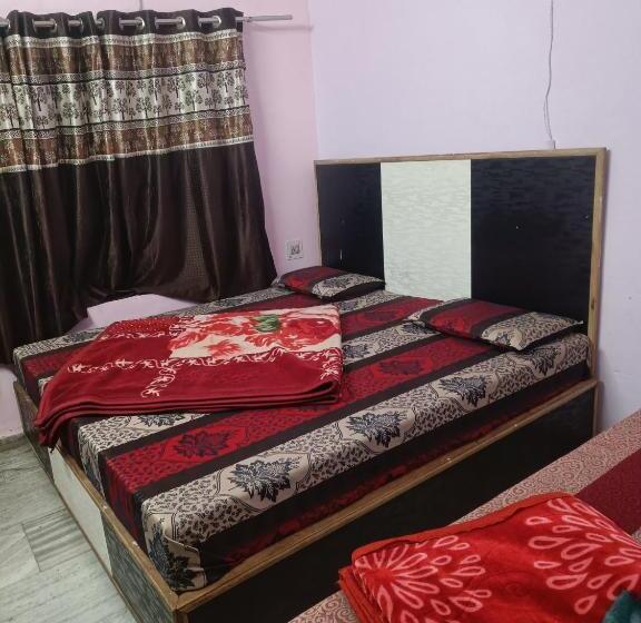 בית מלון כפרי Hari Ganga Near By Bus And Railway Station