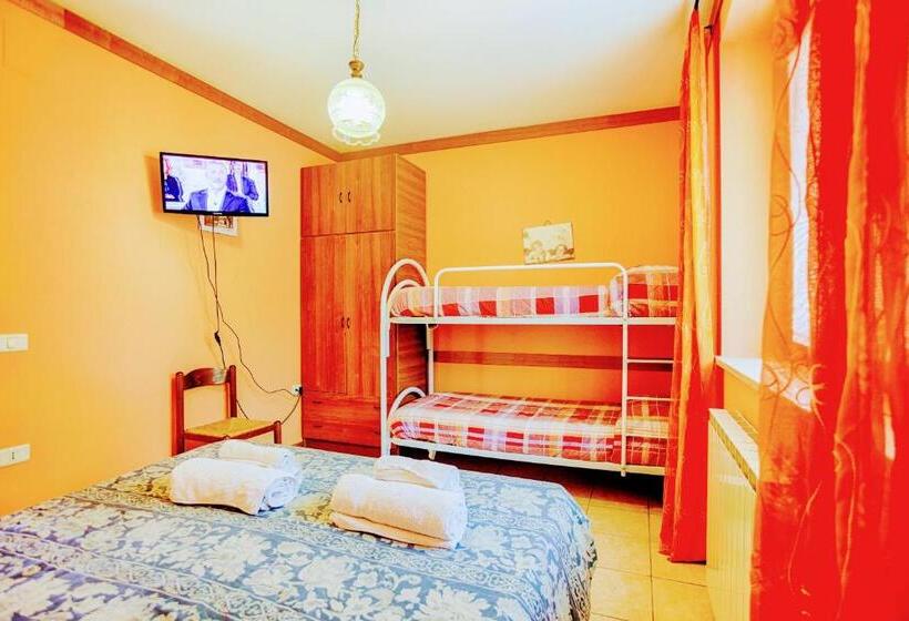 هتل Agriturismo La Mora   Gemelli