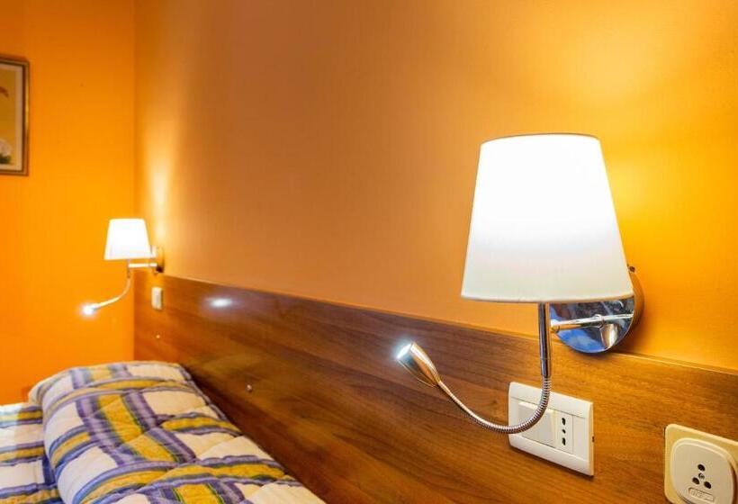 هتل Agriturismo La Mora   Gemelli