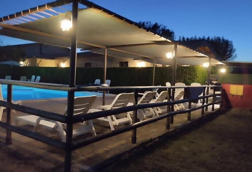 هتل Agriturismo La Mora