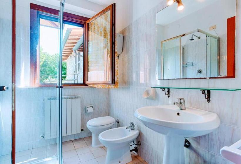 هتل Agriturismo La Mora