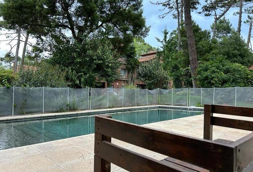 호텔 Baden Baden Carilo