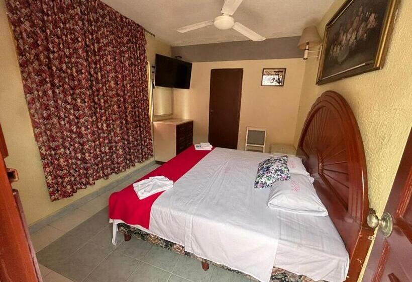 호텔 Capri Playa A Una Calle De La Playa Regatas