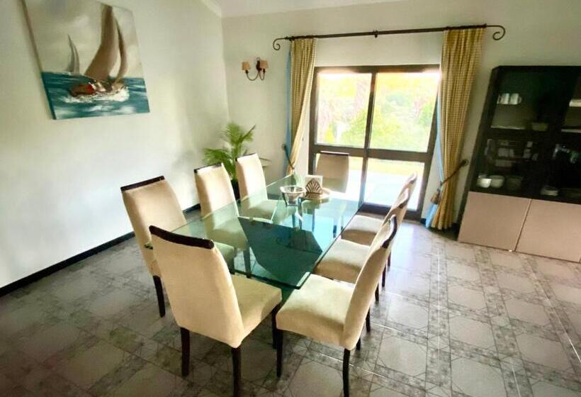 فندق Casa Calidris   Bed, Wine & Breakfast