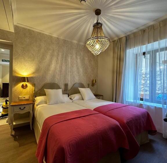 Отель Casa Palacio Reina De Tardajos