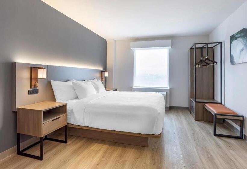 ホテル Comfort Inn & Suites Newark Liberty International Airport