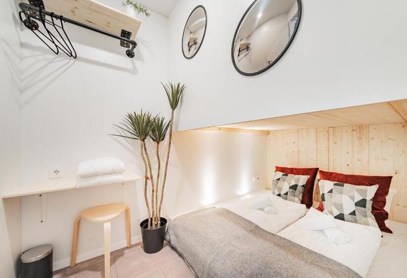 هتل کپسول Cubes By Tegetthoff