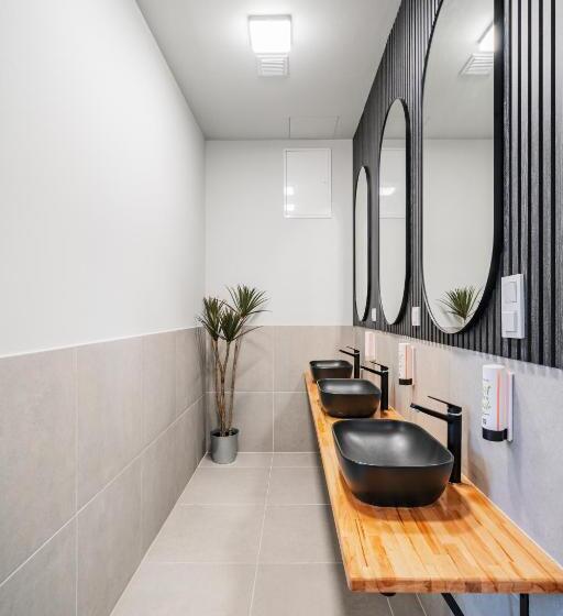 هتل کپسول Cubes By Tegetthoff