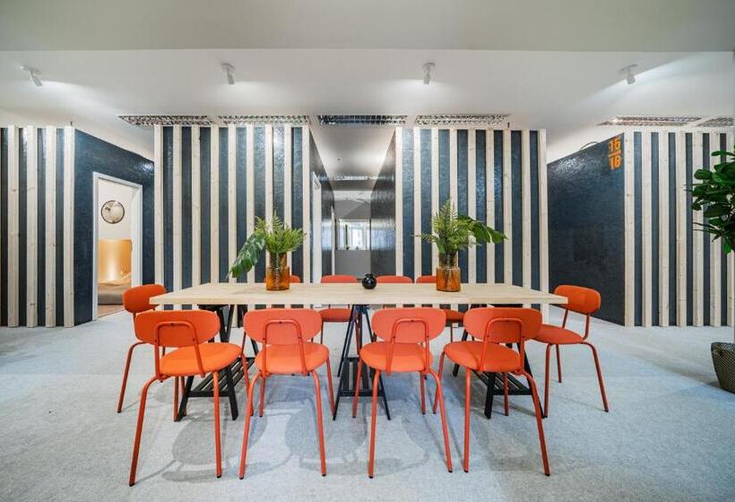 هتل کپسول Cubes By Tegetthoff