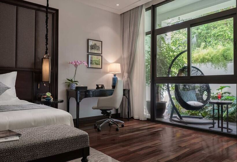 هتل Elegant Mansion 88