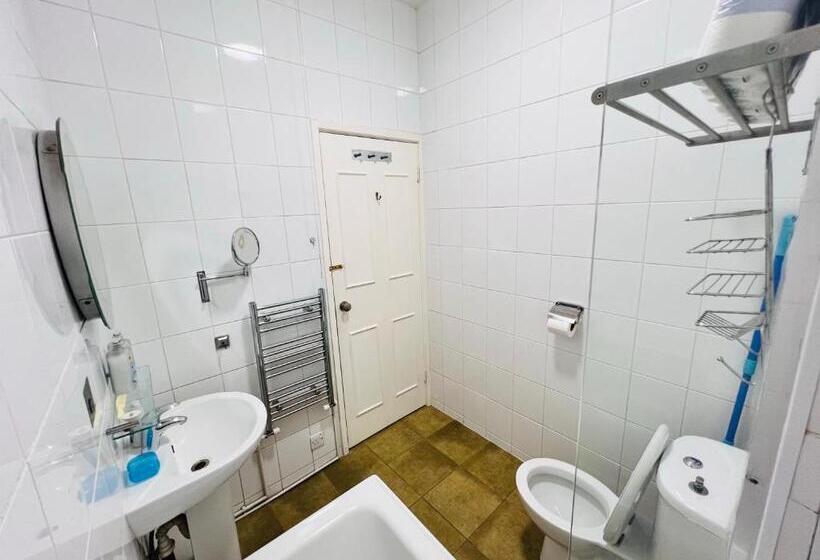 בית מלון כפרי Great Entire Apartment At Regent St. And Oxford St. London