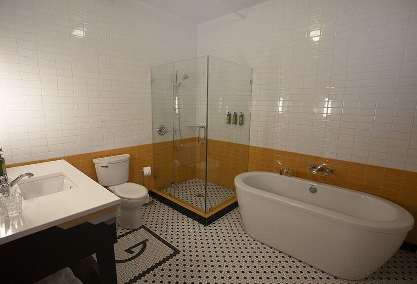 فندق Greyhound Inn