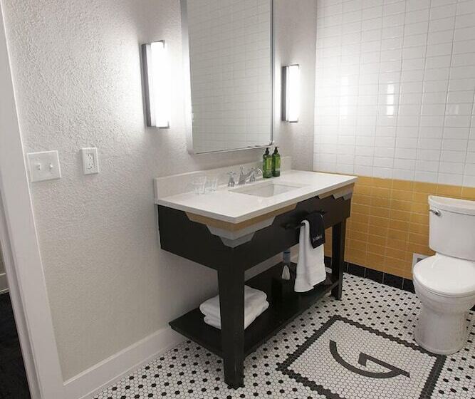 Отель Greyhound Inn