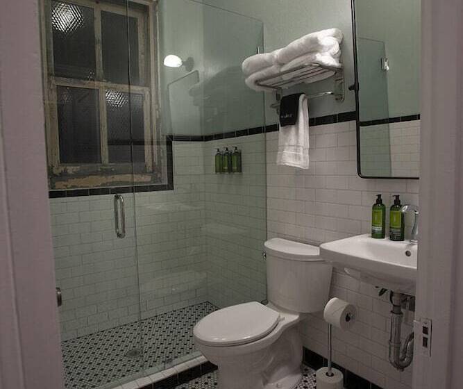 Отель Greyhound Inn