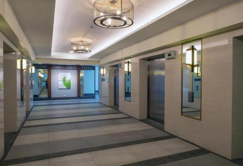 בית מלון כפרי Infina Towers