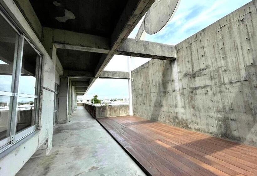 ホテル Livinganywhere Commons Uruma Male Dormitory Bunk Bed   Vacation Stay 15526v