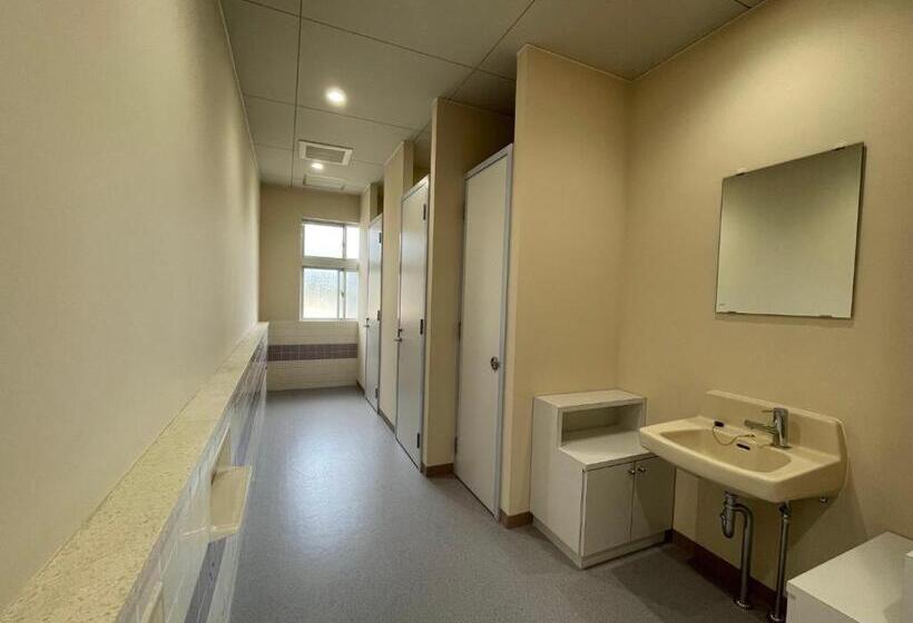 בית מלון כפרי Livinganywhere Commonsうるま Male Dormitory   Vacation Stay 15539v